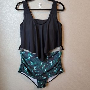 NWT XL Green Leaf Bottom Black Top Takini